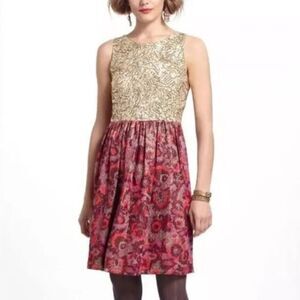 Anthropologie wren gold sequin jacquard sleeveless dress - Size Small